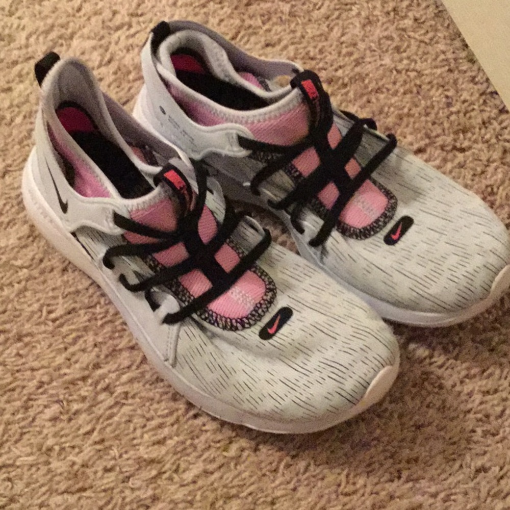 NIKE WOMENS FLEX CONTACT 3 RUNNING SHOE